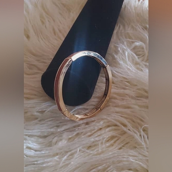 Gold Color Elegant Classic Cuff Bangles Bracelets For Women. 🌴 - Picture 8 of 9